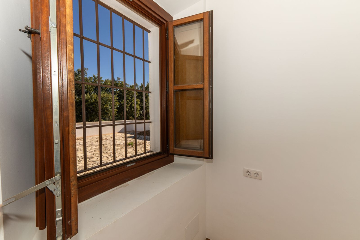 Se vende Villa - Chalet de 4 dormitorios en Costa Del Sol, Málaga, España
