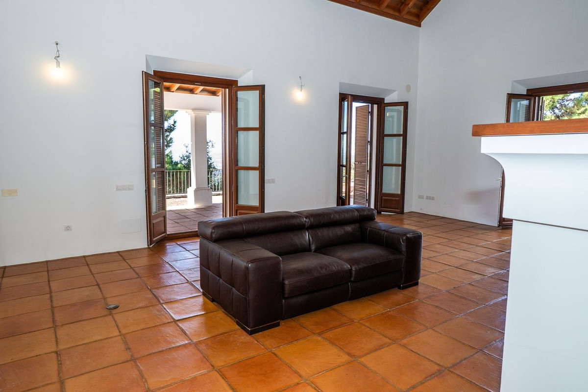 Se vende Villa - Chalet de 4 dormitorios en Costa Del Sol, Málaga, España
