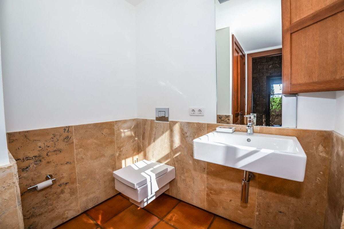 Se vende Villa - Chalet de 4 dormitorios en Costa Del Sol, Málaga, España