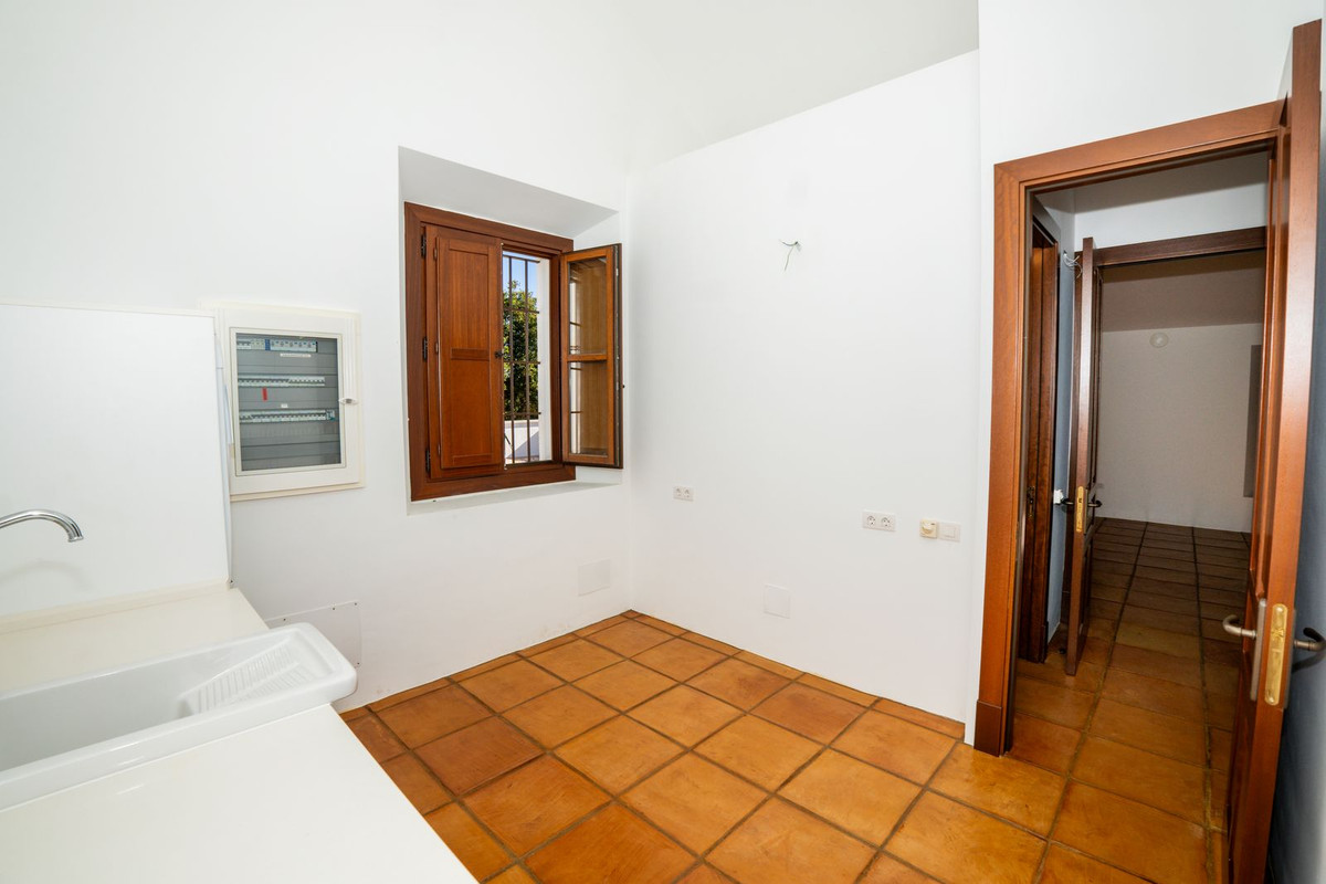 Se vende Villa - Chalet de 4 dormitorios en Costa Del Sol, Málaga, España