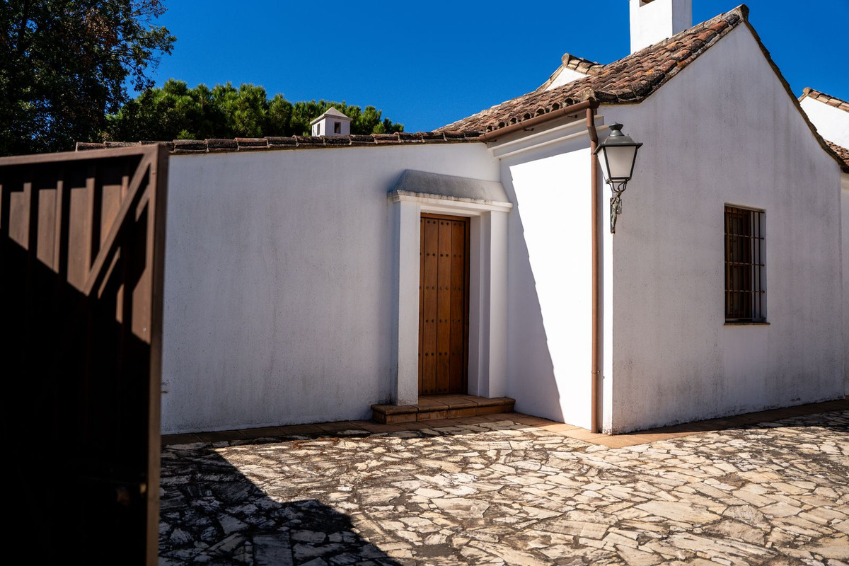 Se vende Villa - Chalet de 4 dormitorios en Costa Del Sol, Málaga, España