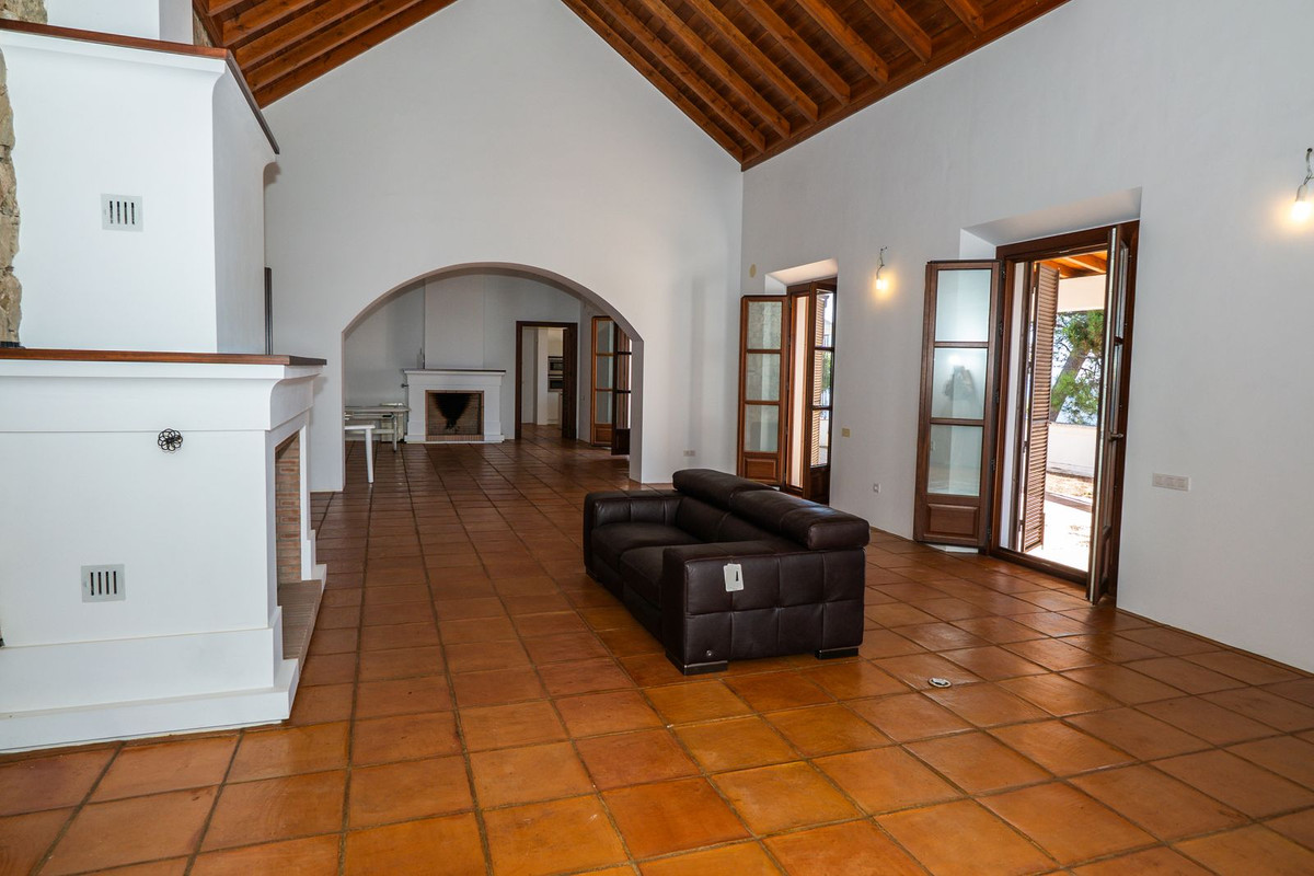 Se vende Villa - Chalet de 4 dormitorios en Costa Del Sol, Málaga, España