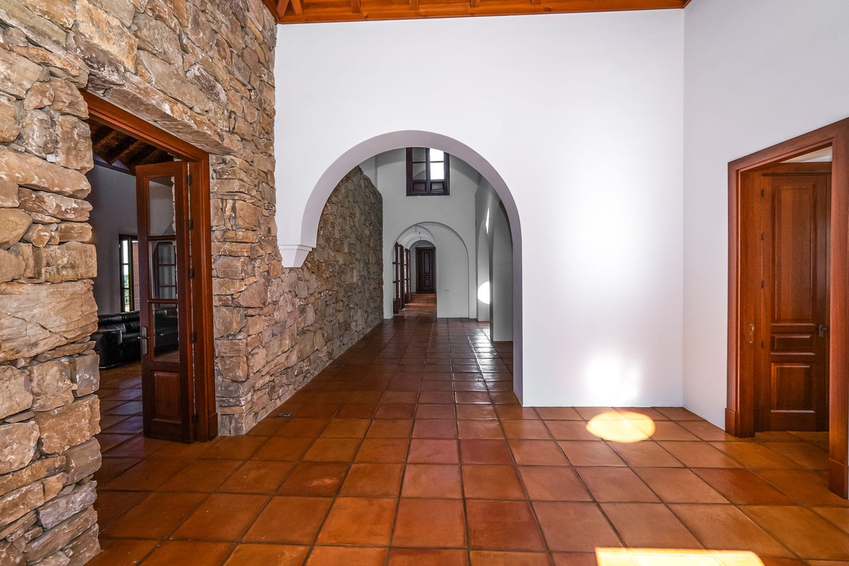 Se vende Villa - Chalet de 4 dormitorios en Costa Del Sol, Málaga, España