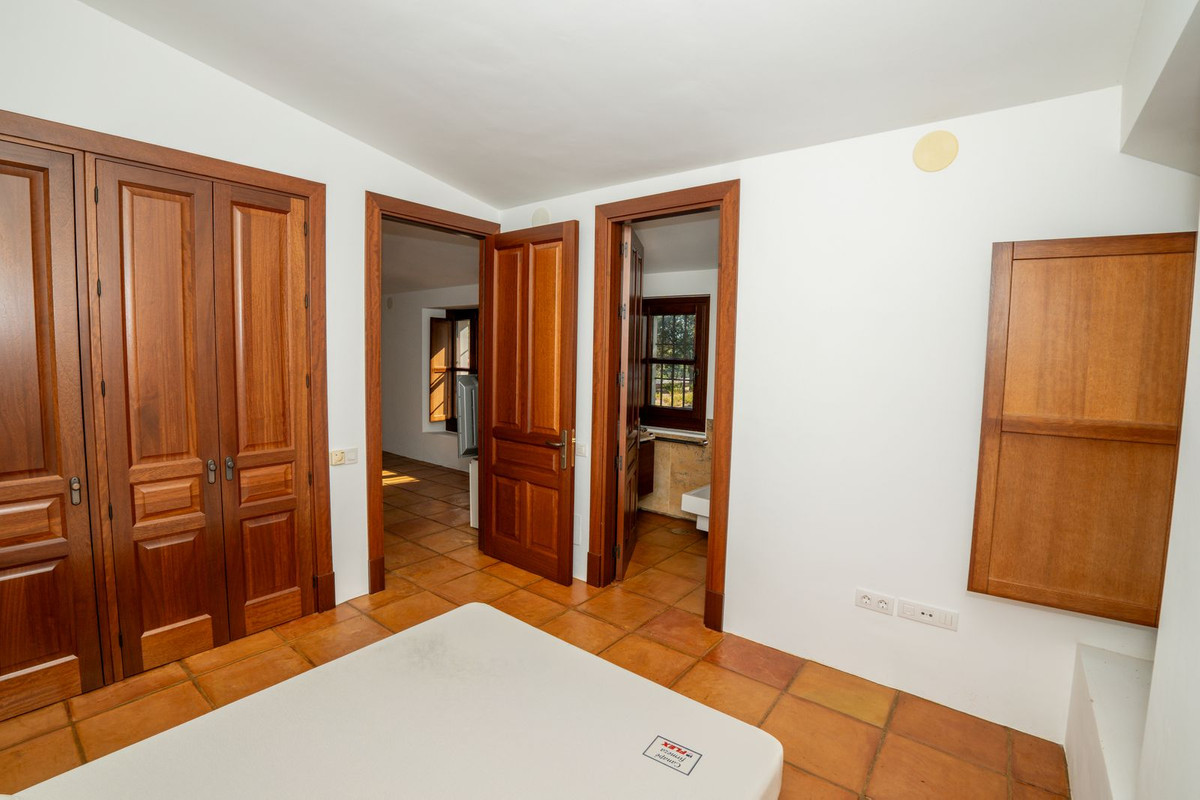 Se vende Villa - Chalet de 4 dormitorios en Costa Del Sol, Málaga, España