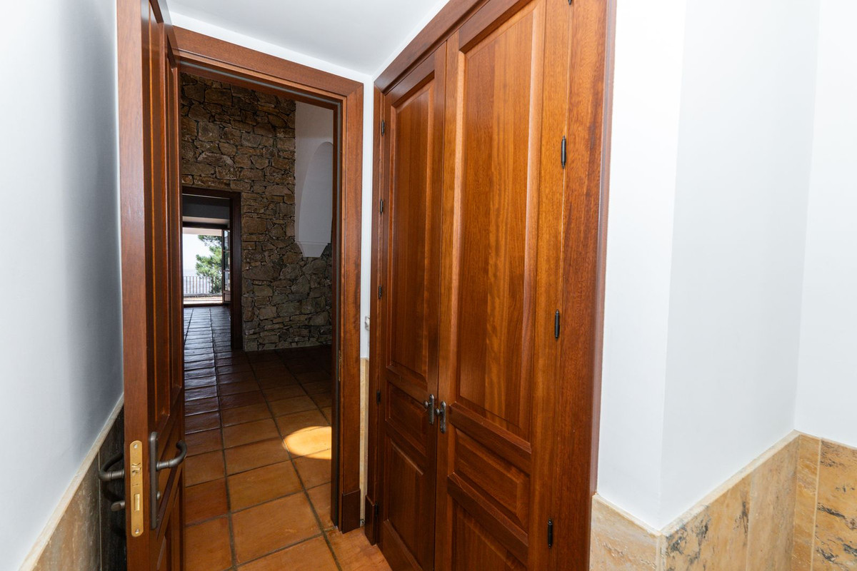 Se vende Villa - Chalet de 4 dormitorios en Costa Del Sol, Málaga, España