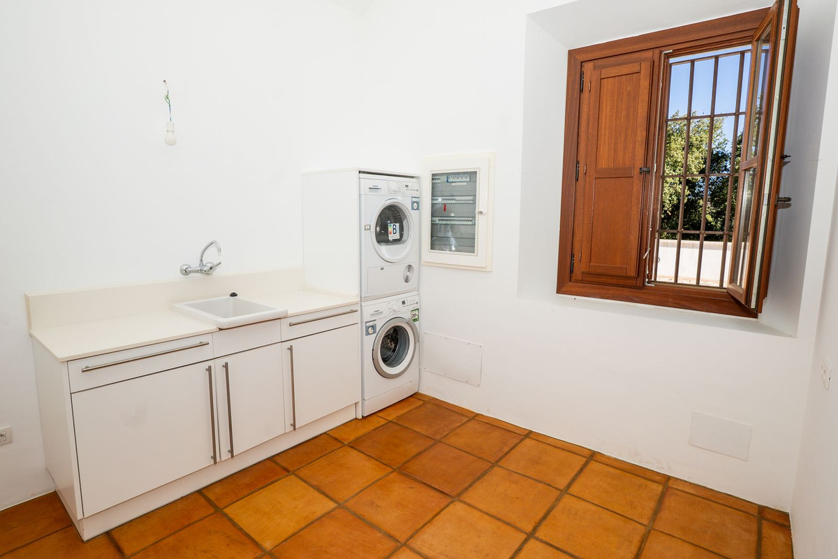 Se vende Villa - Chalet de 4 dormitorios en Costa Del Sol, Málaga, España