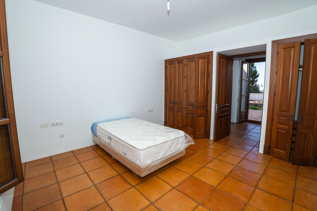 Se vende Villa - Chalet de 4 dormitorios en Costa Del Sol, Málaga, España