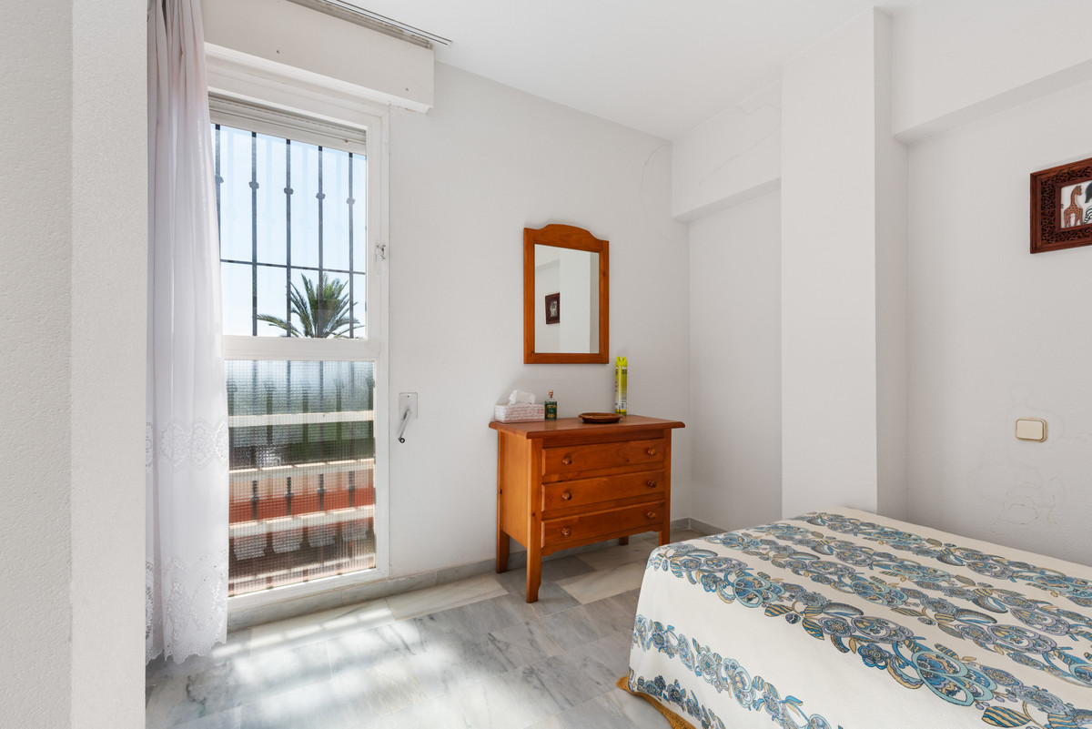 Se vende Apartamento Planta Baja de 4 dormitorios en Costa Del Sol, Málaga, España