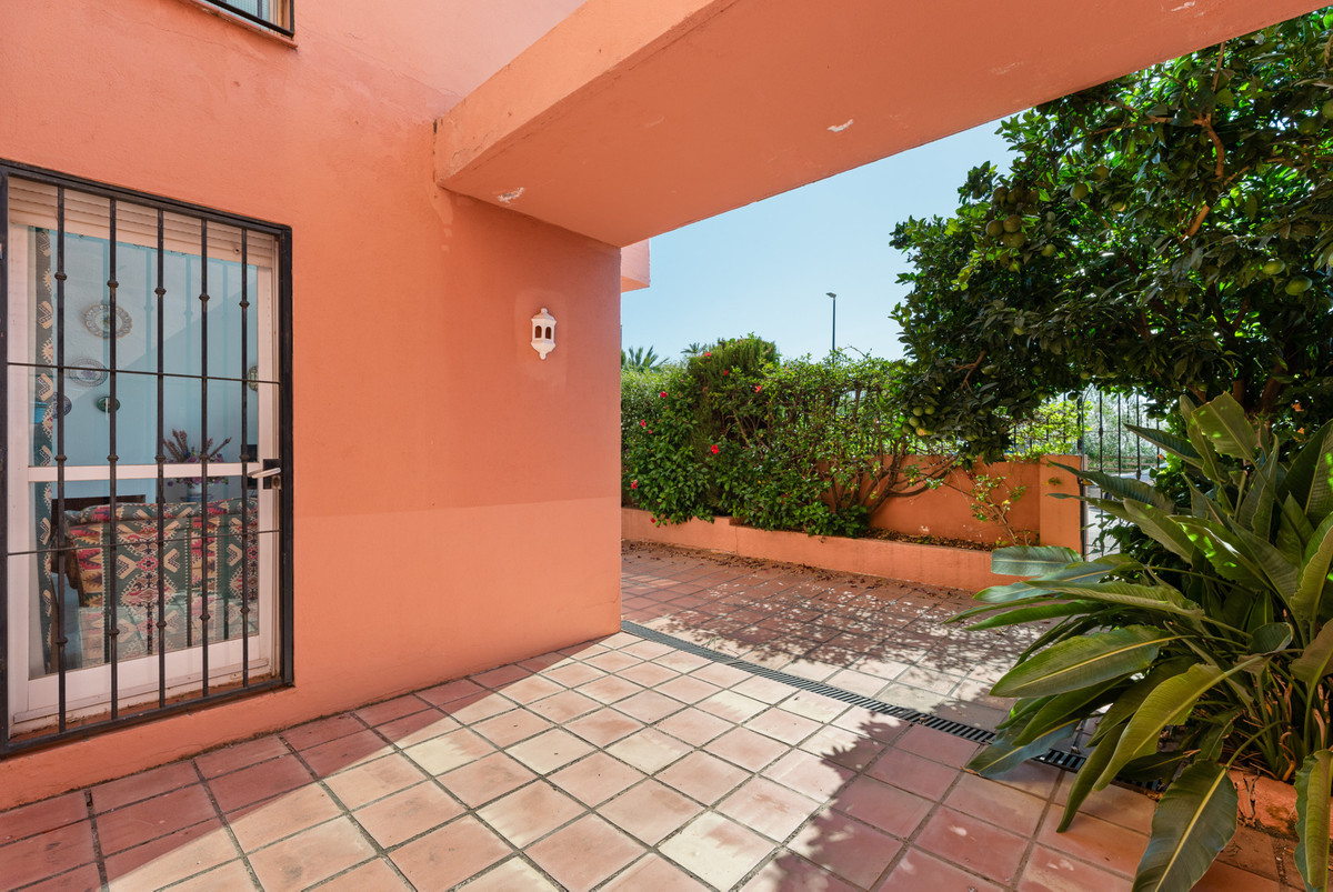 Se vende Apartamento Planta Baja de 4 dormitorios en Costa Del Sol, Málaga, España
