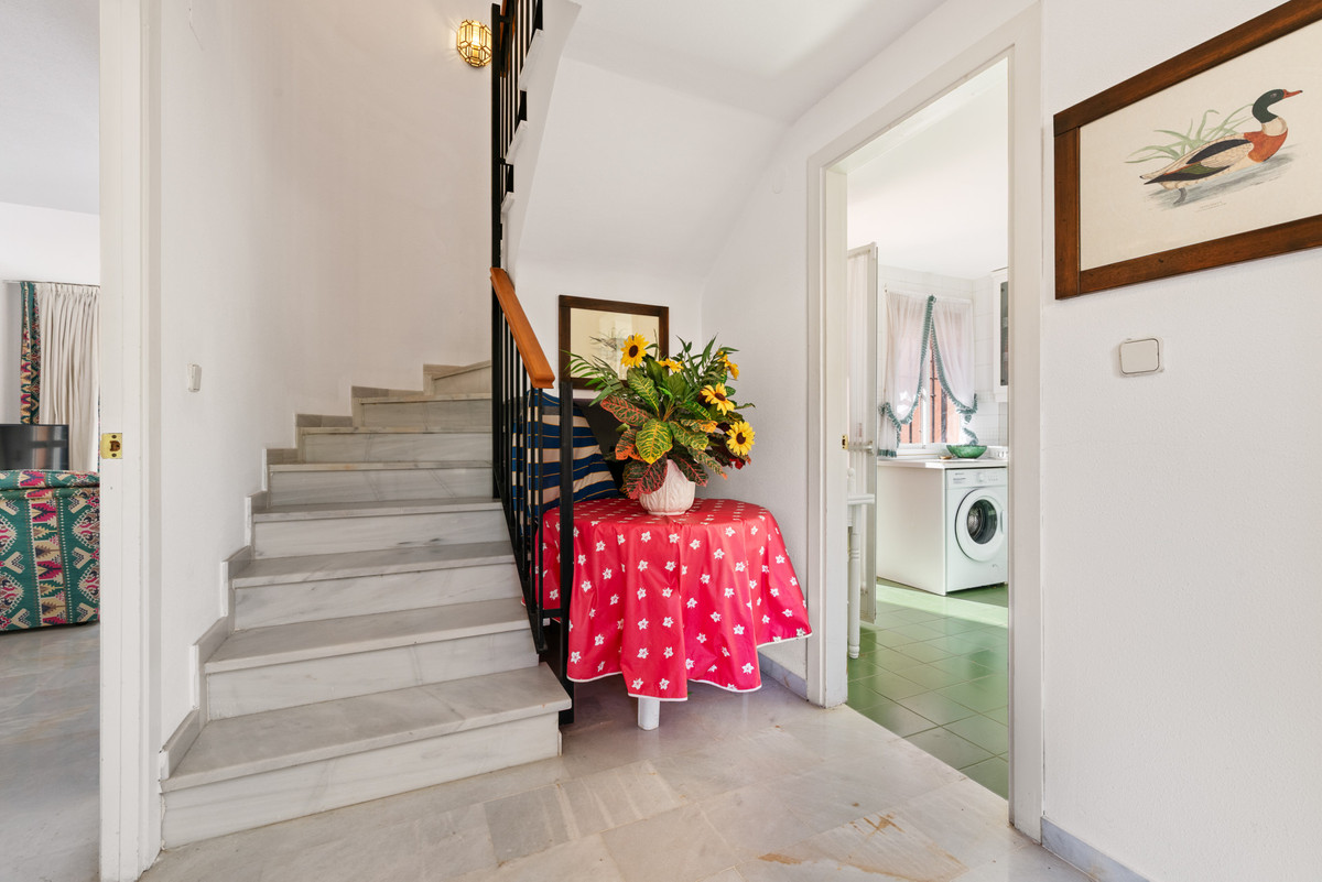 Se vende Apartamento Planta Baja de 4 dormitorios en Costa Del Sol, Málaga, España