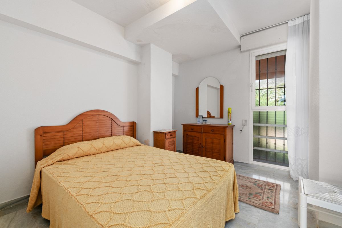 Se vende Apartamento Planta Baja de 4 dormitorios en Costa Del Sol, Málaga, España