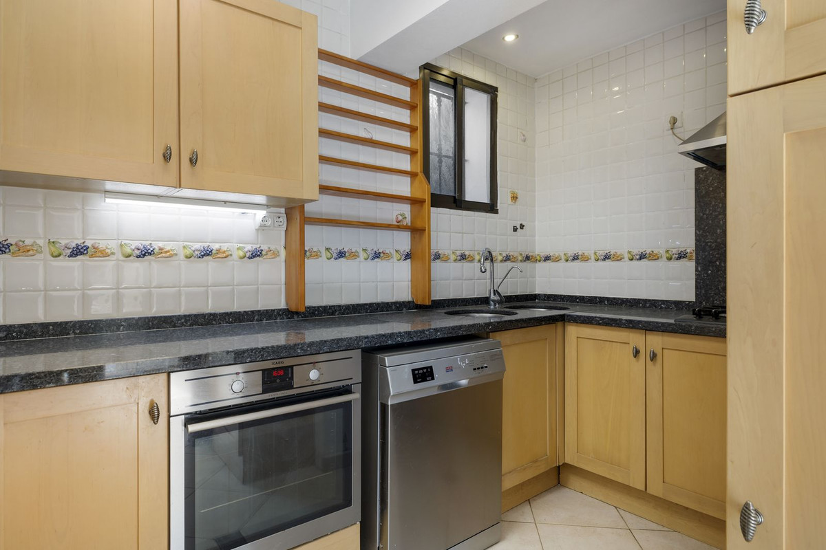 Se vende Villa - Chalet de 4 dormitorios en Costa Del Sol, Málaga, España