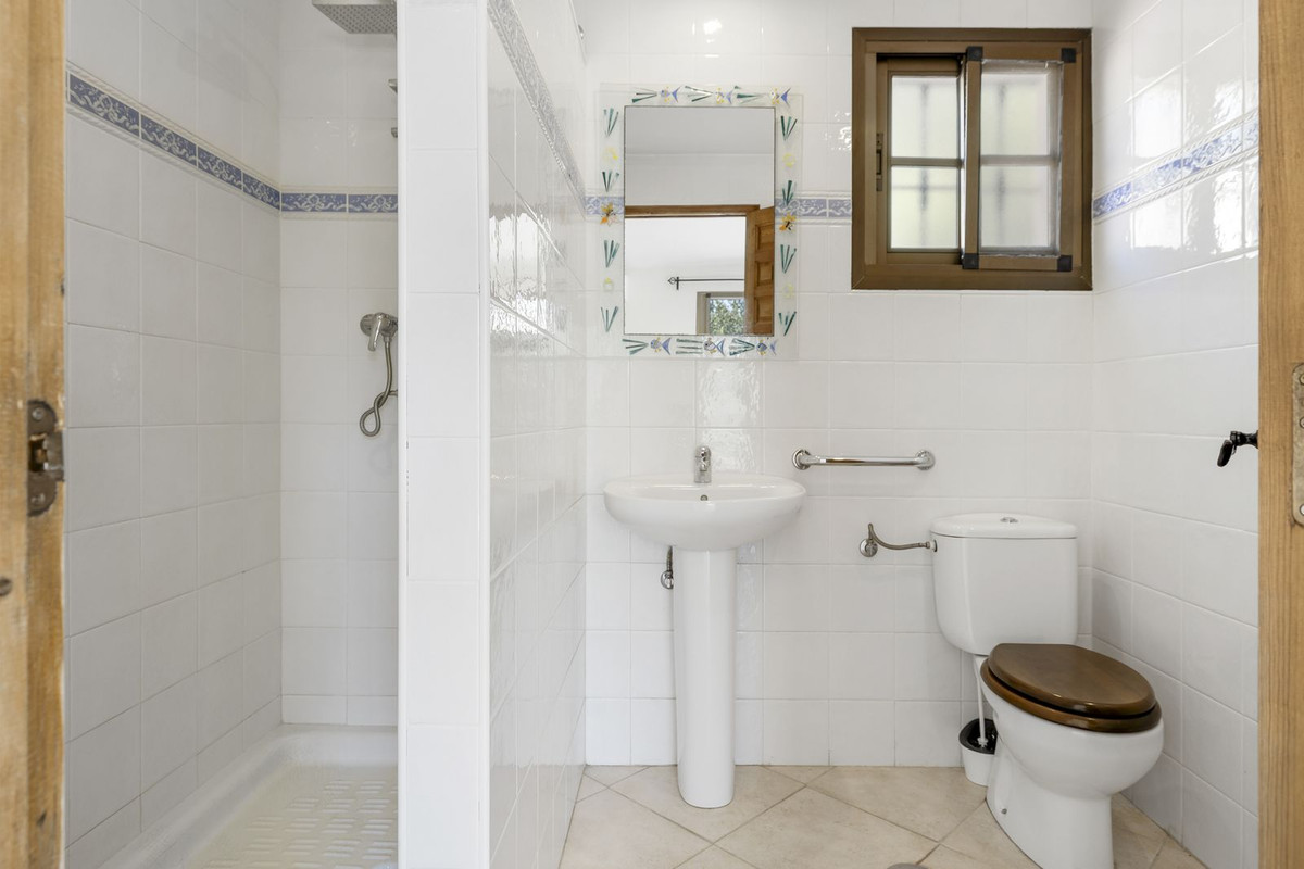 Se vende Villa - Chalet de 4 dormitorios en Costa Del Sol, Málaga, España