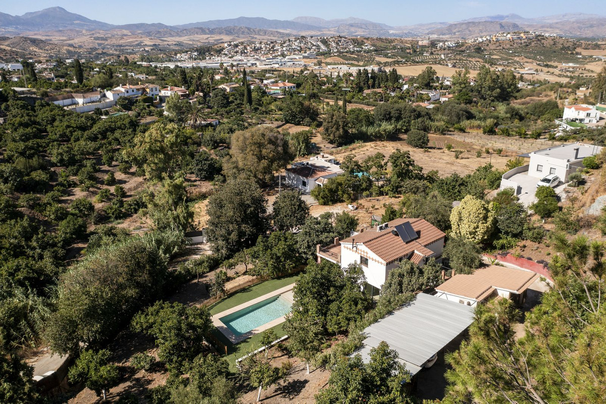 Se vende Villa - Chalet de 4 dormitorios en Costa Del Sol, Málaga, España