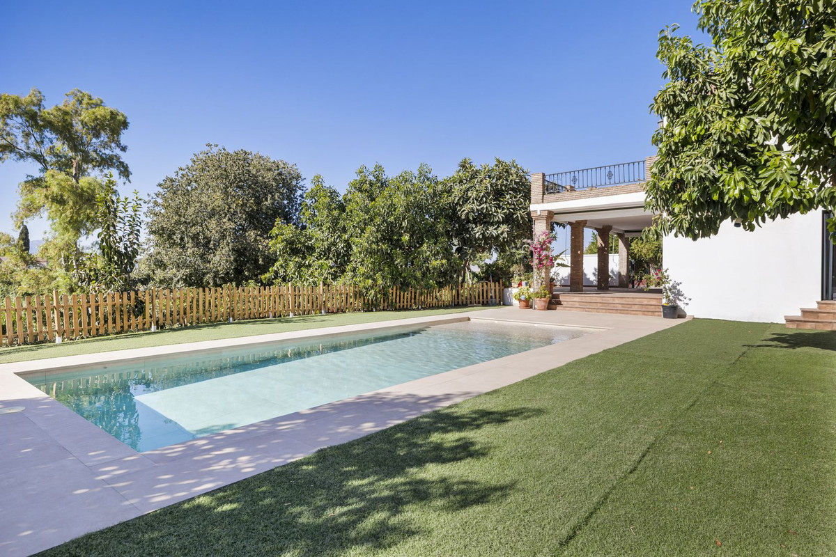 Se vende Villa - Chalet de 4 dormitorios en Costa Del Sol, Málaga, España