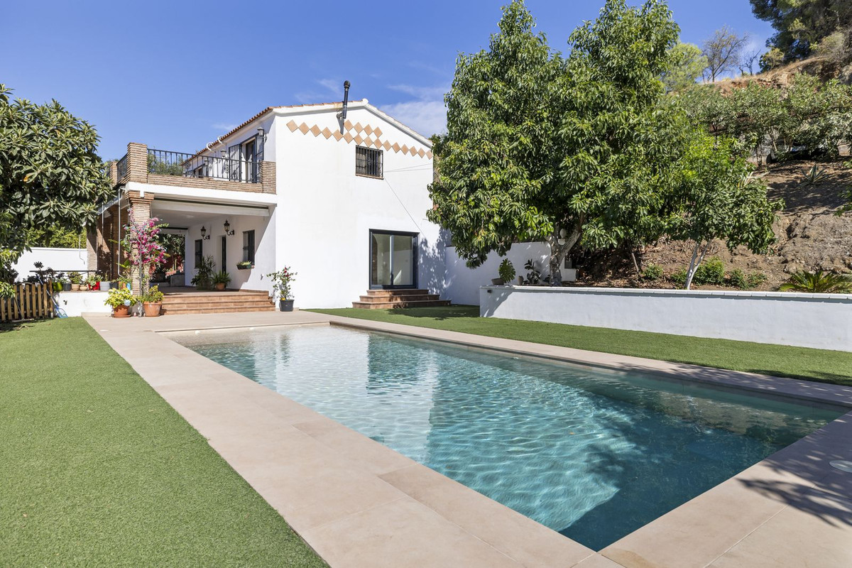 Se vende Villa - Chalet de 4 dormitorios en Costa Del Sol, Málaga, España