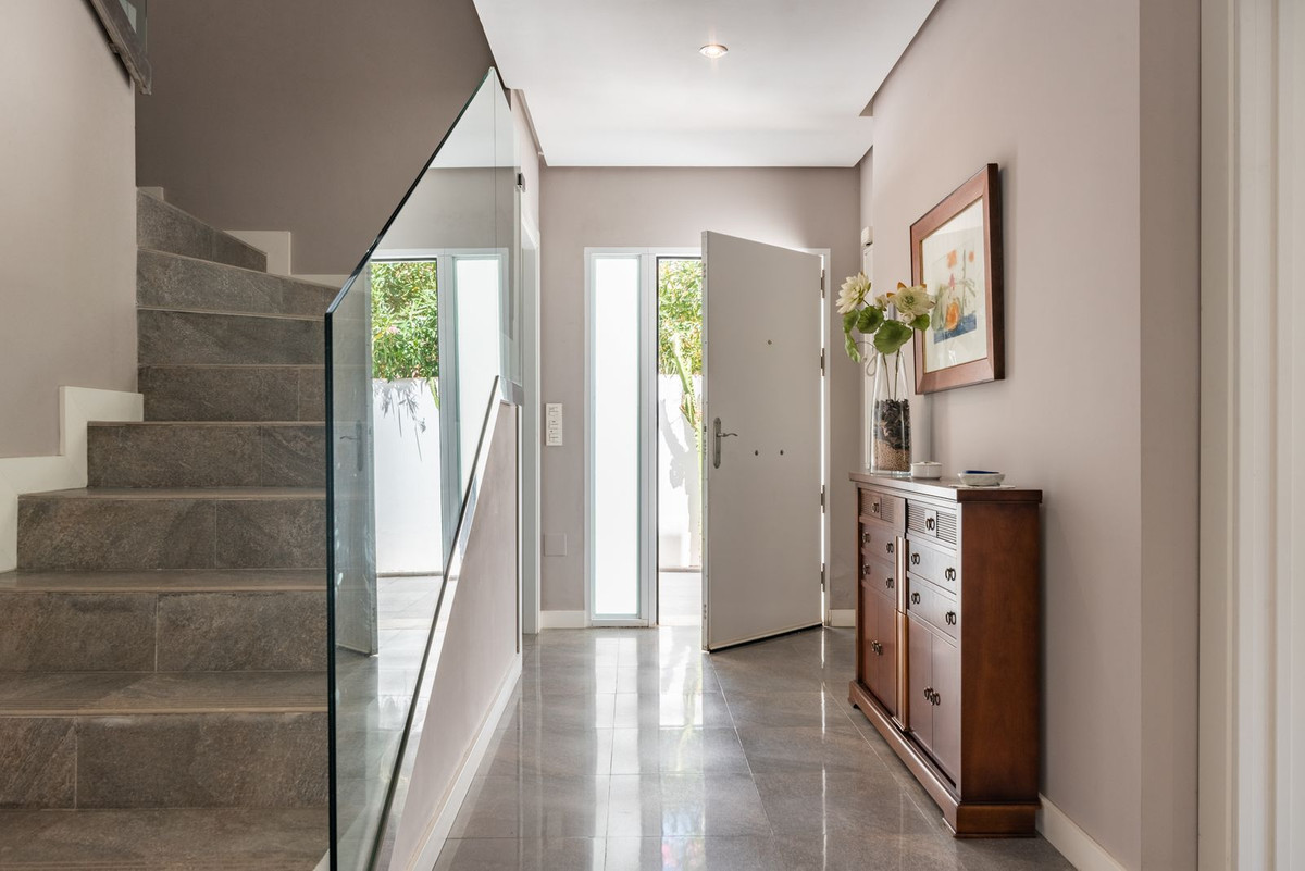Se vende Villa - Chalet de 4 dormitorios en Costa Del Sol, Málaga, España