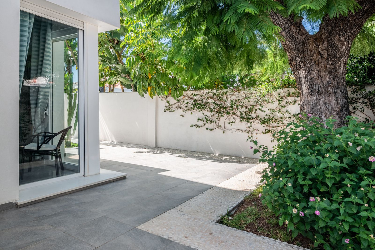 Se vende Villa - Chalet de 4 dormitorios en Costa Del Sol, Málaga, España