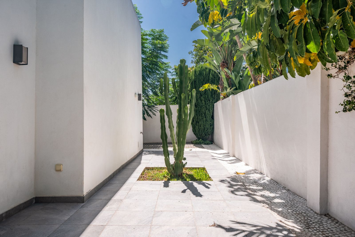 Se vende Villa - Chalet de 4 dormitorios en Costa Del Sol, Málaga, España