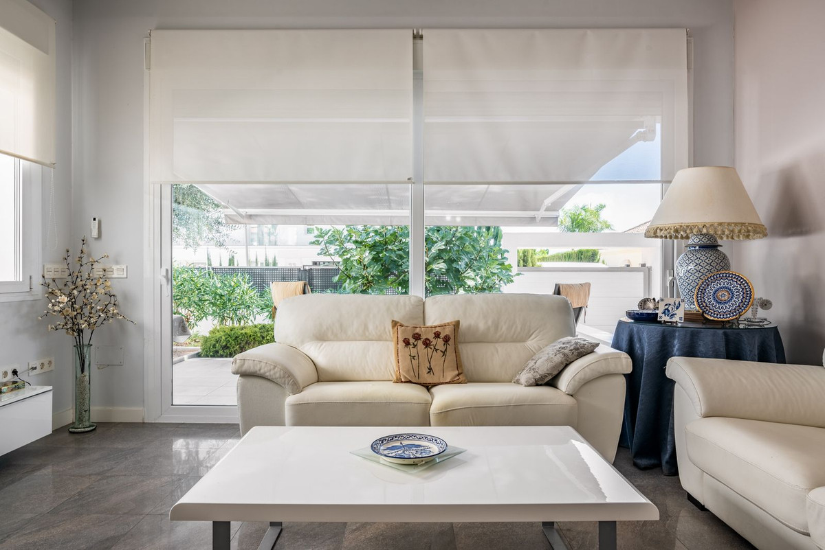Se vende Villa - Chalet de 4 dormitorios en Costa Del Sol, Málaga, España