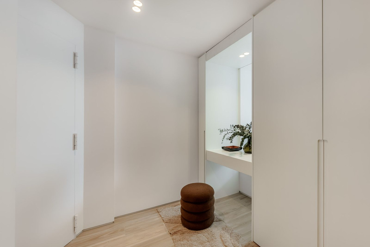 4 Bed Apartment for sale in Nueva Andalucía Costa Del Sol, Málaga, Spain