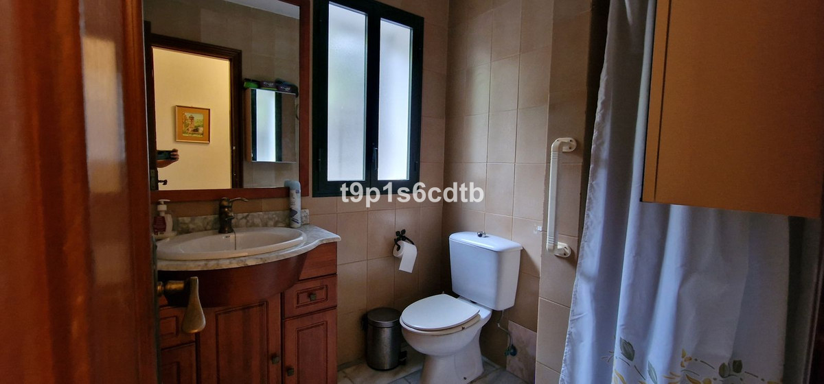 5 Bed Townhouse for sale in Marbella Costa Del Sol, Málaga, Spain