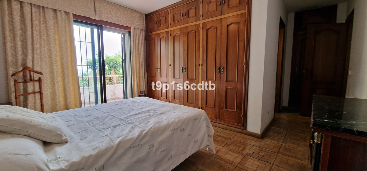 5 Bed Townhouse for sale in Marbella Costa Del Sol, Málaga, Spain