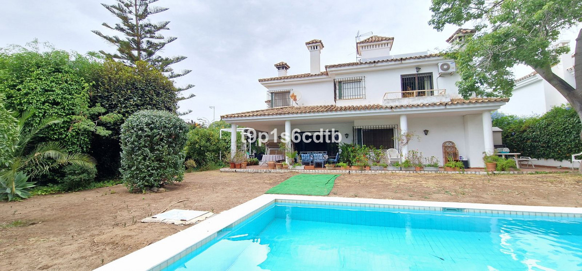 5 Bed Townhouse for sale in Marbella Costa Del Sol, Málaga, Spain