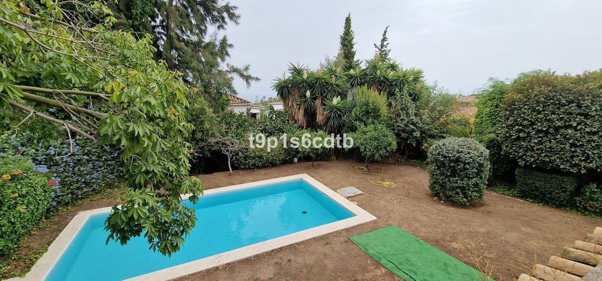5 Bed Townhouse for sale in Marbella Costa Del Sol, Málaga, Spain