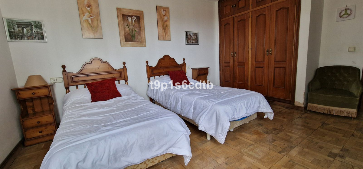 5 Bed Townhouse for sale in Marbella Costa Del Sol, Málaga, Spain