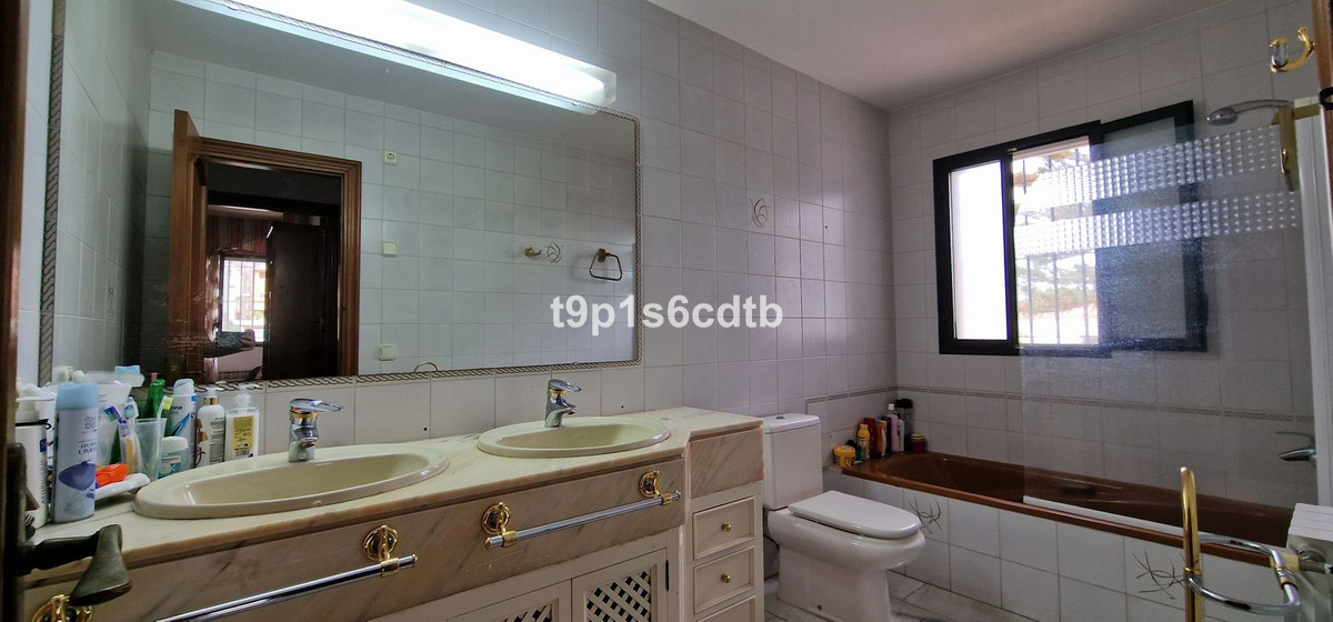 5 Bed Townhouse for sale in Marbella Costa Del Sol, Málaga, Spain