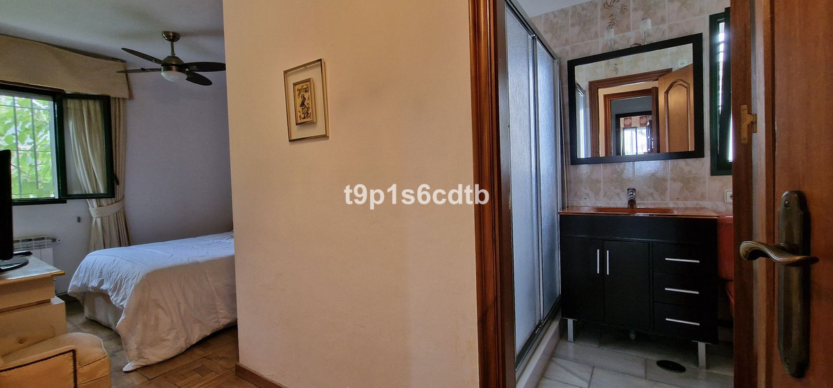 5 Bed Townhouse for sale in Marbella Costa Del Sol, Málaga, Spain