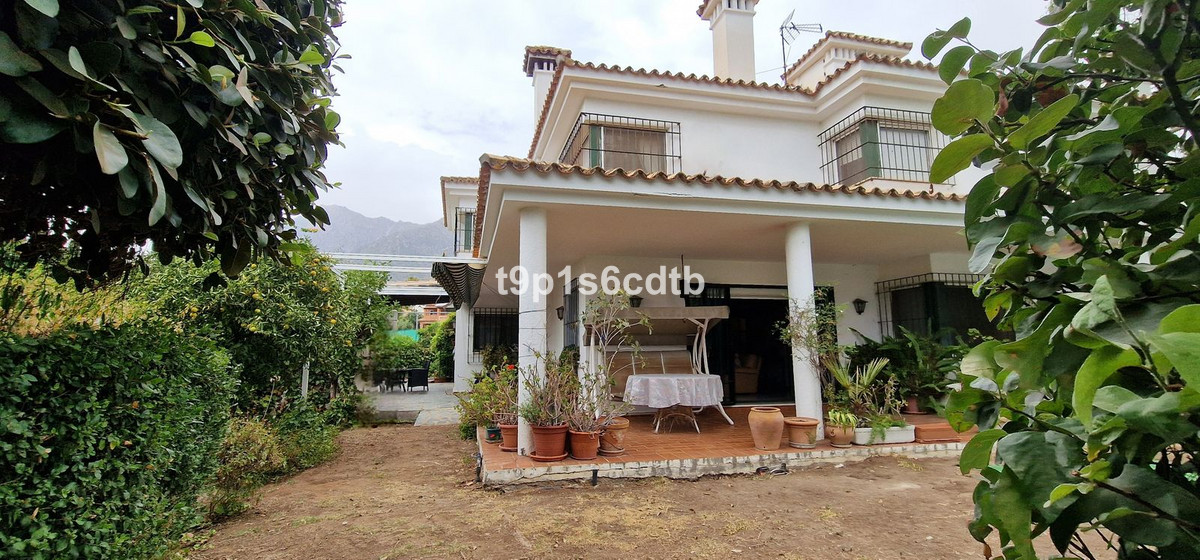 5 Bed Townhouse for sale in Marbella Costa Del Sol, Málaga, Spain