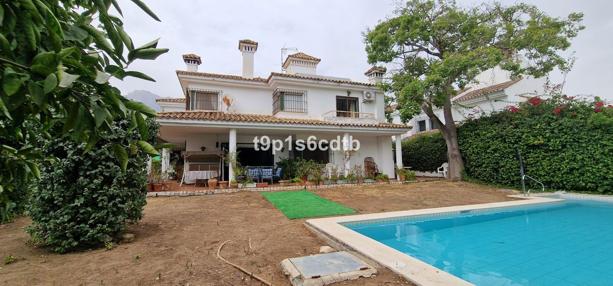 5 Bed Townhouse for sale in Marbella Costa Del Sol, Málaga, Spain