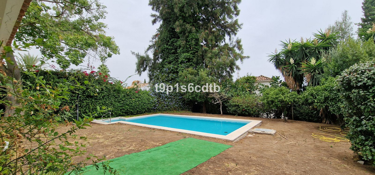 5 Bed Townhouse for sale in Marbella Costa Del Sol, Málaga, Spain