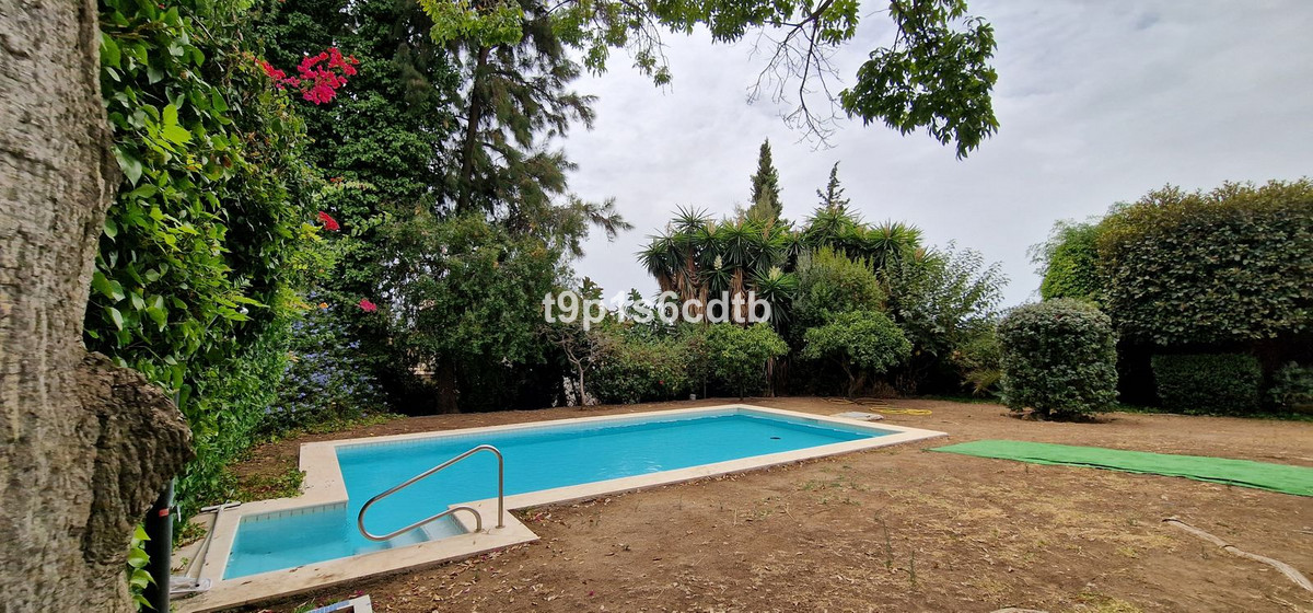 5 Bed Townhouse for sale in Marbella Costa Del Sol, Málaga, Spain