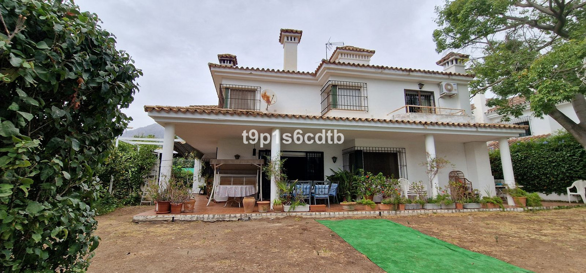 5 Bed Townhouse for sale in Marbella Costa Del Sol, Málaga, Spain