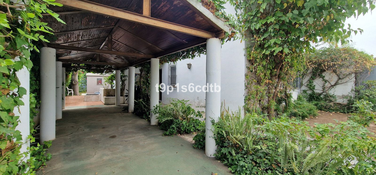 5 Bed Townhouse for sale in Marbella Costa Del Sol, Málaga, Spain