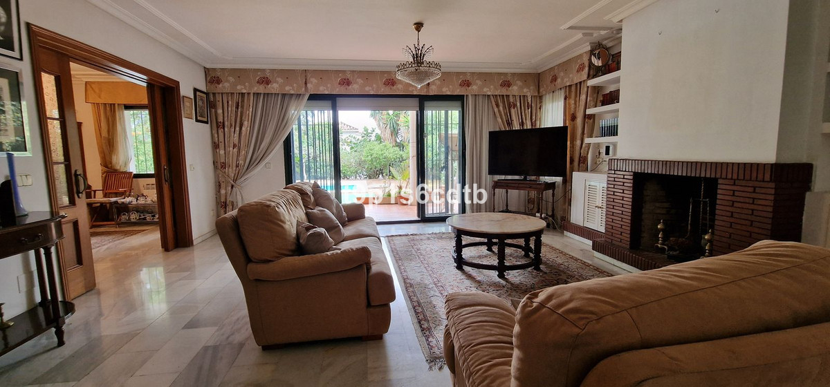 5 Bed Townhouse for sale in Marbella Costa Del Sol, Málaga, Spain