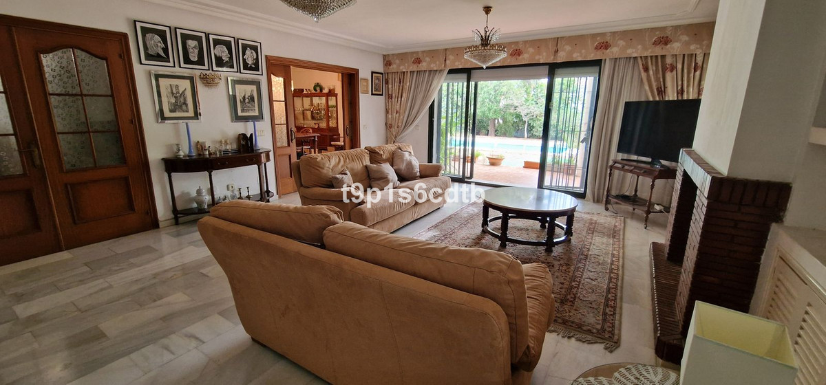 5 Bed Townhouse for sale in Marbella Costa Del Sol, Málaga, Spain