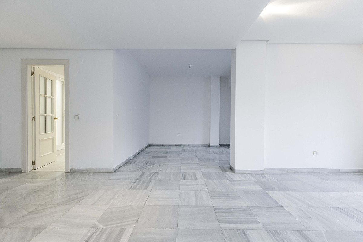 3 Bed Apartment for sale in Marbella Costa Del Sol, Málaga, Spain