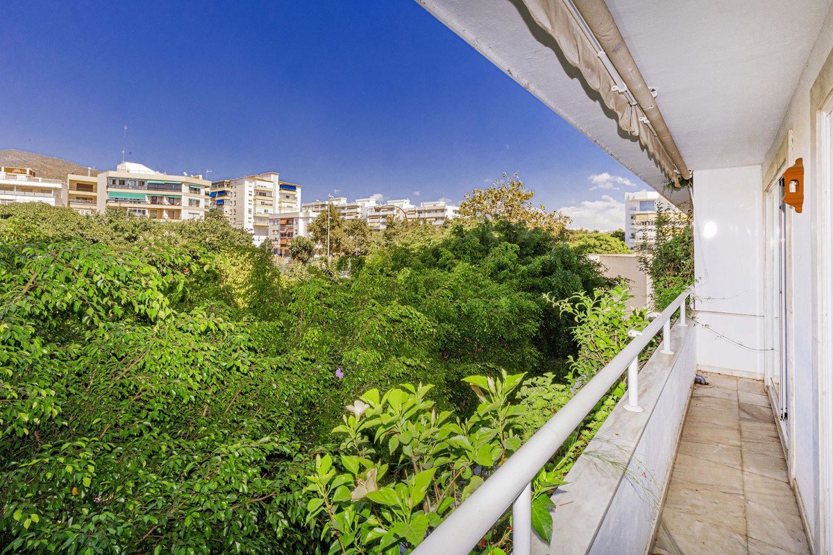 3 Bed Apartment for sale in Marbella Costa Del Sol, Málaga, Spain