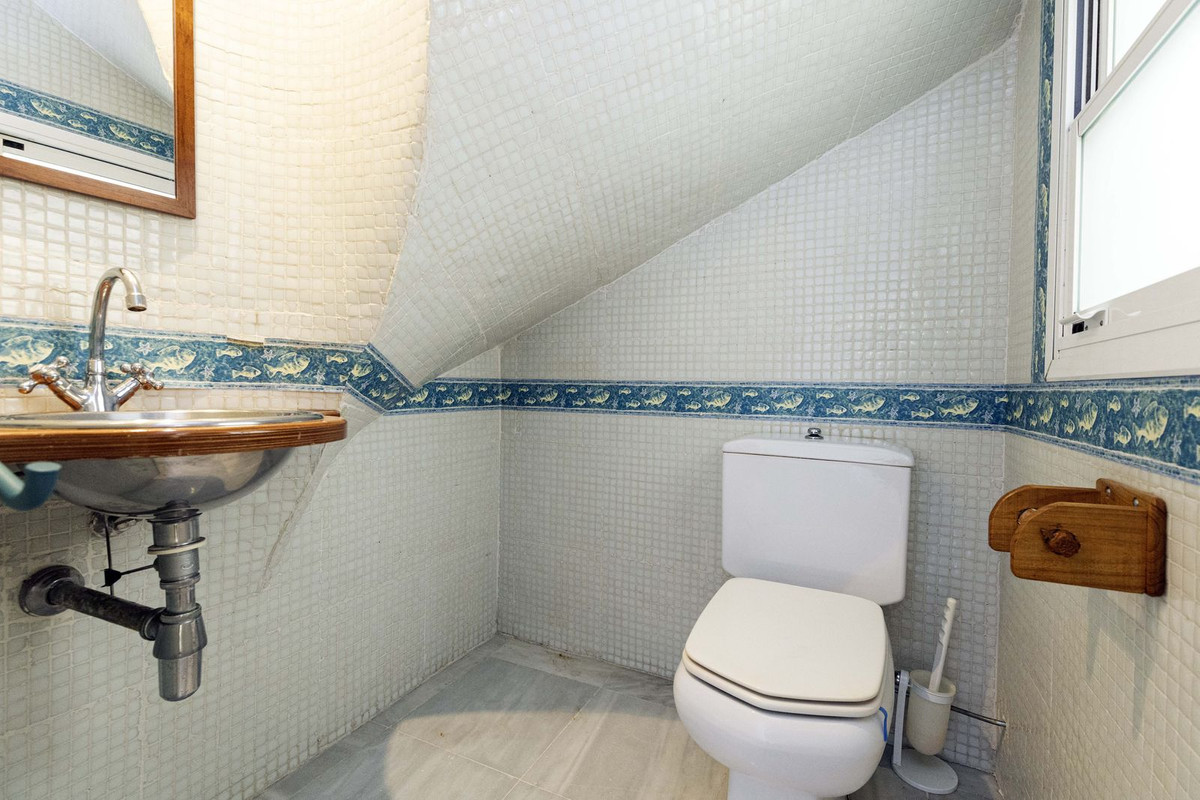 3 Bed Apartment for sale in Marbella Costa Del Sol, Málaga, Spain