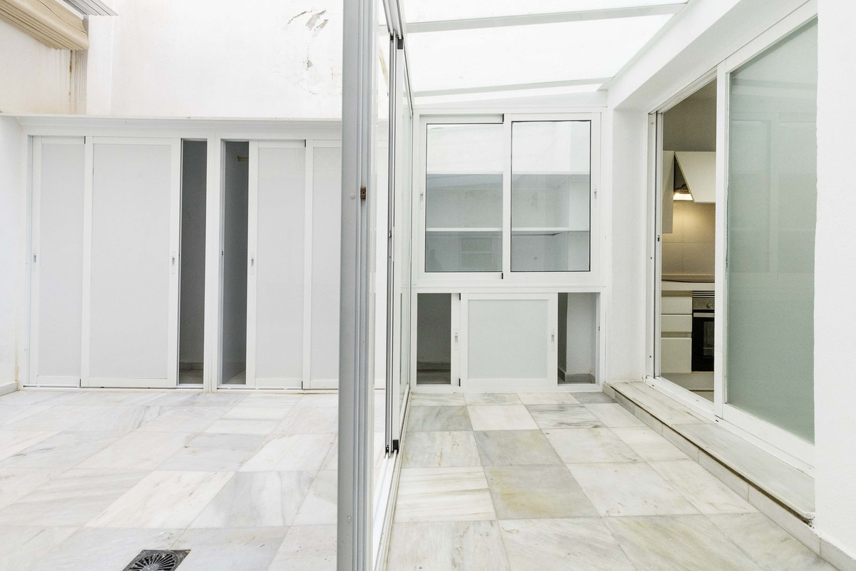 3 Bed Apartment for sale in Marbella Costa Del Sol, Málaga, Spain
