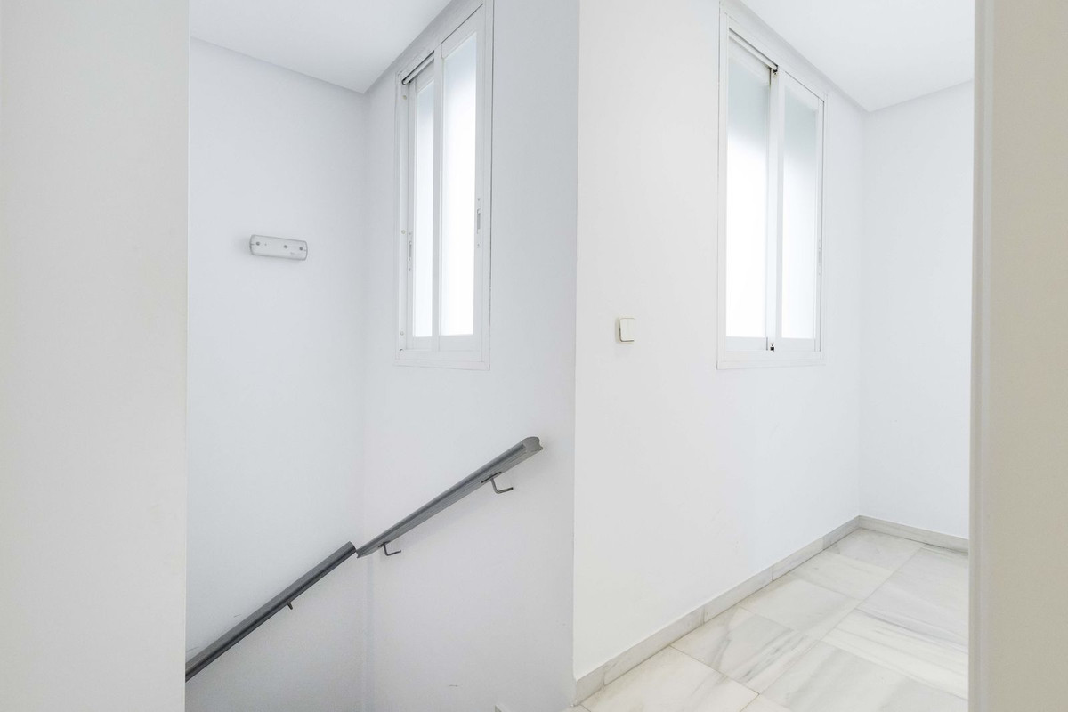 3 Bed Apartment for sale in Marbella Costa Del Sol, Málaga, Spain