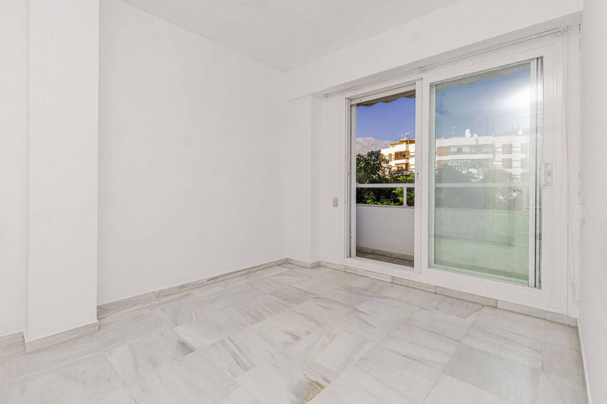 3 Bed Apartment for sale in Marbella Costa Del Sol, Málaga, Spain