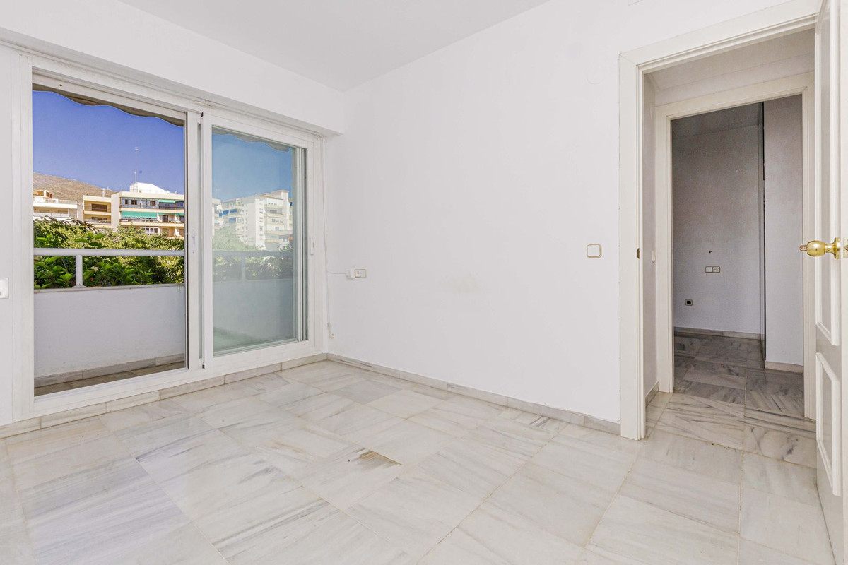 3 Bed Apartment for sale in Marbella Costa Del Sol, Málaga, Spain