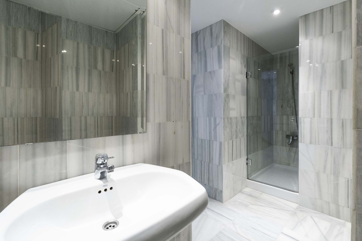 3 Bed Apartment for sale in Marbella Costa Del Sol, Málaga, Spain