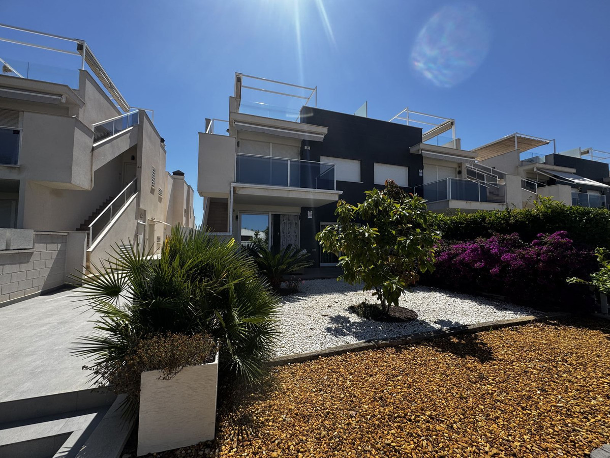 3 Bed Apartment for sale in Torrevieja Costa Blanca, Alicante, Spain