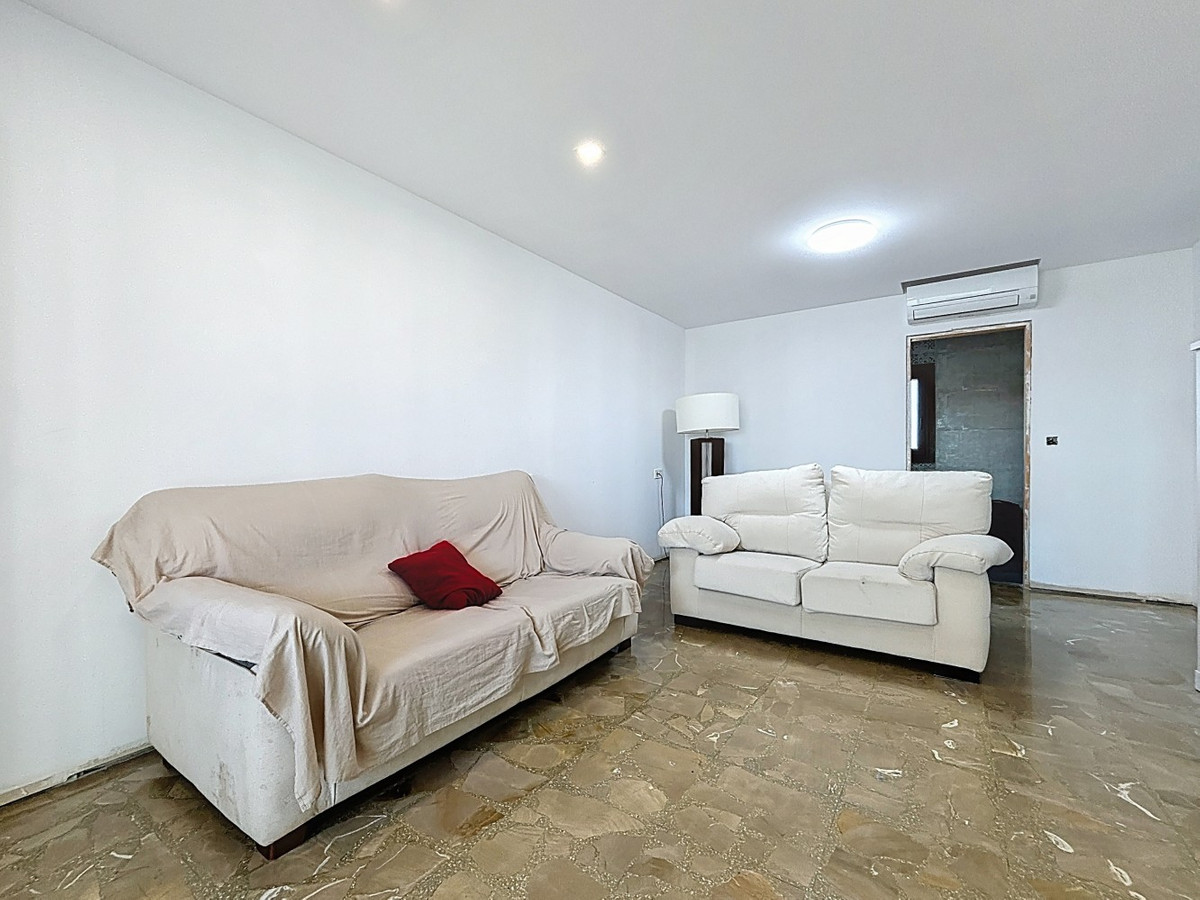 5 Bed Townhouse for sale in Almayate Costa Del Sol East, Málaga, Spain